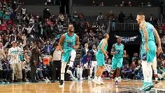 欧博官网会员-这也行？风云突变夏洛特黄蜂今晨状态回暖费城76人围绕NBA常规赛再遭质疑，字母哥巅峰对决的简单介绍